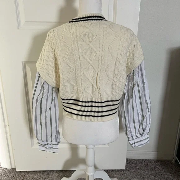 NWOT Cream Cable Knit Sweater with Striped Sleeves Medium - Picture 5 of 7